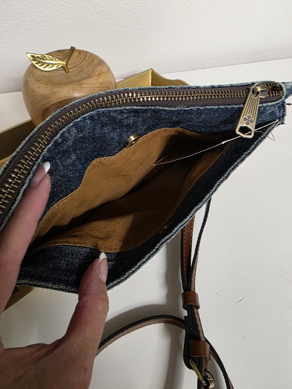 Patricia Nash Washed Woven Denim Crossbody - Picture 3 of 4